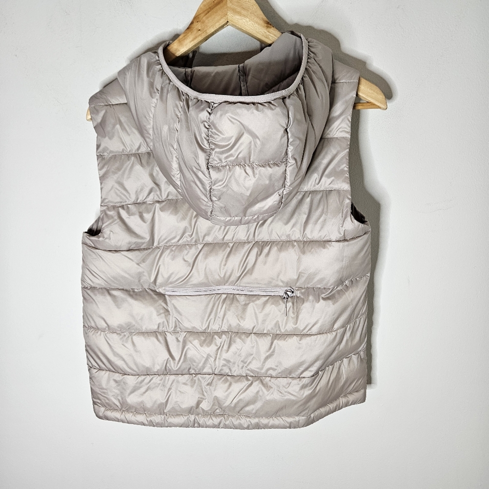 Athleta Aire Puffer Vest Hood Beige Gilet XS Women's - Picture 3 of 9